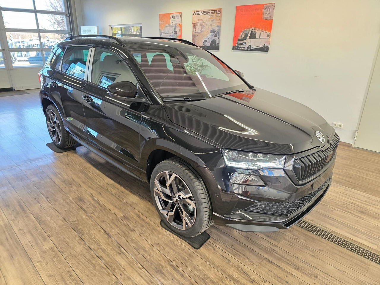 Skoda Karoq Sportline 2,0TDI DSG 4x4*PSD*AHK*360°*NAVI - SUV: תמונה 3 Skoda Karoq Sportline 2,0TDI DSG 4x4*PSD*AHK*360°*NAVI - SUV: תמונה 3