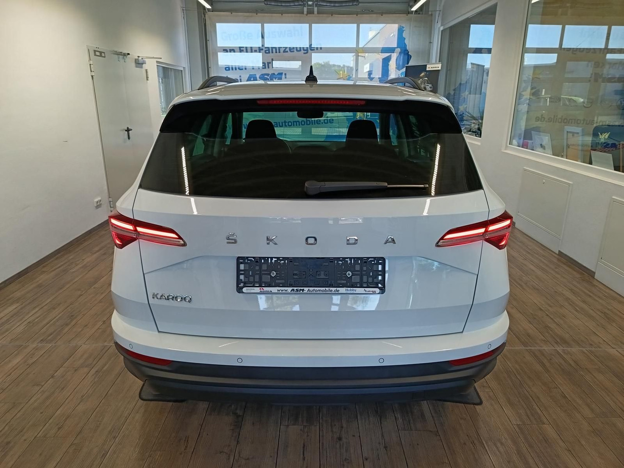 Skoda Karoq Style 1,5TSI DSG*AHK-VORBER*NAVI*LED*R-KAM - SUV: תמונה 5 Skoda Karoq Style 1,5TSI DSG*AHK-VORBER*NAVI*LED*R-KAM - SUV: תמונה 5
