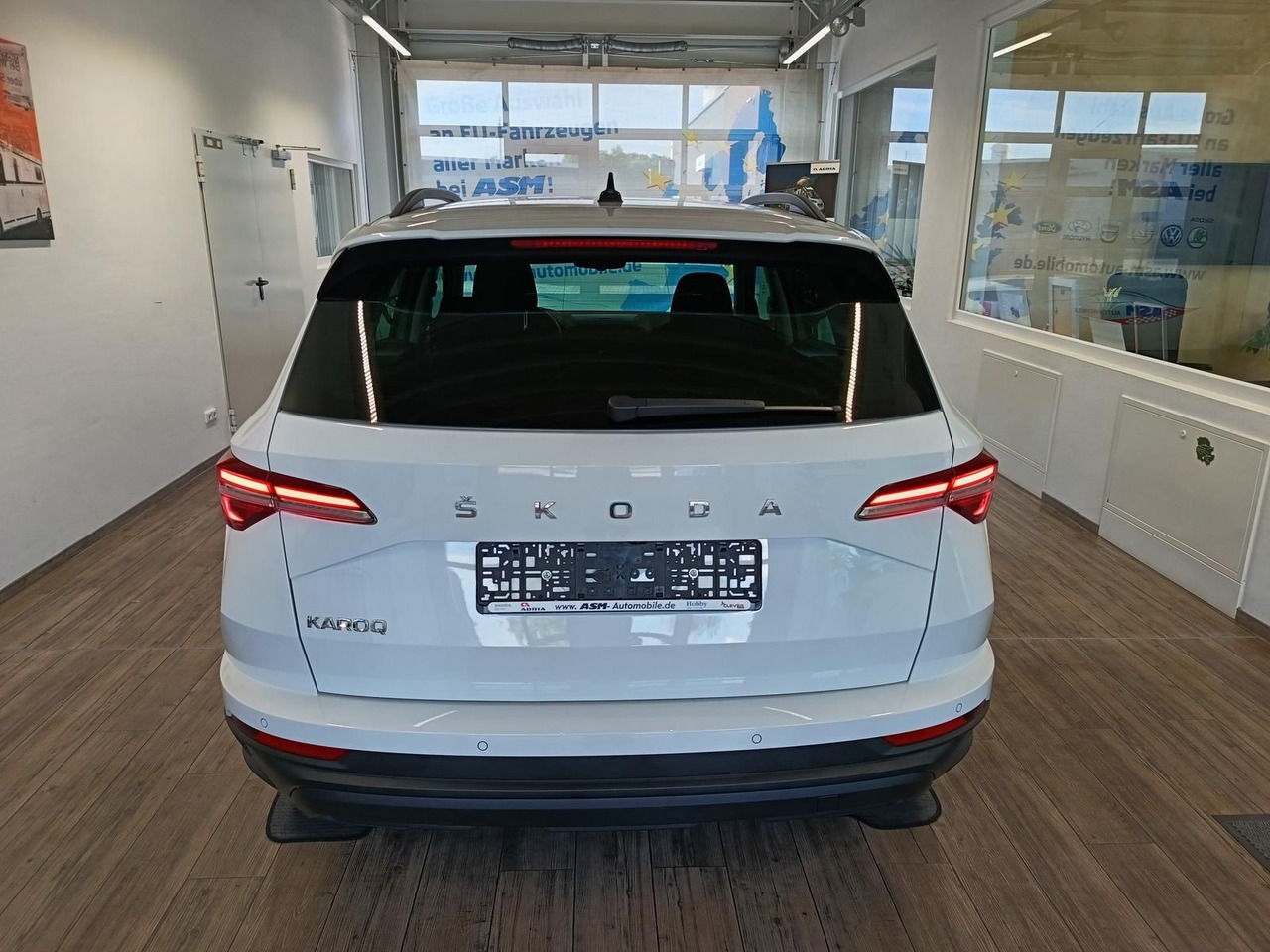Skoda Karoq Style 1,5TSI DSG*AHK-VORBER*NAVI*LED*R-KAM - SUV: תמונה 5 Skoda Karoq Style 1,5TSI DSG*AHK-VORBER*NAVI*LED*R-KAM - SUV: תמונה 5