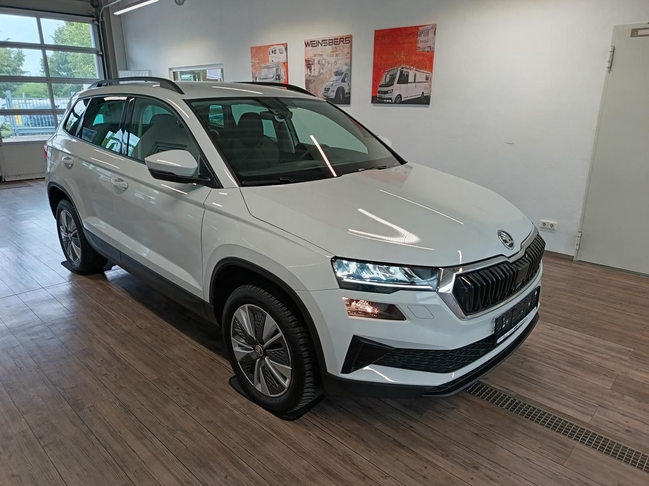 Skoda Karoq Style 1,5TSI DSG*AHK-VORBER*NAVI*LED*R-KAM - SUV: תמונה 3 Skoda Karoq Style 1,5TSI DSG*AHK-VORBER*NAVI*LED*R-KAM - SUV: תמונה 3