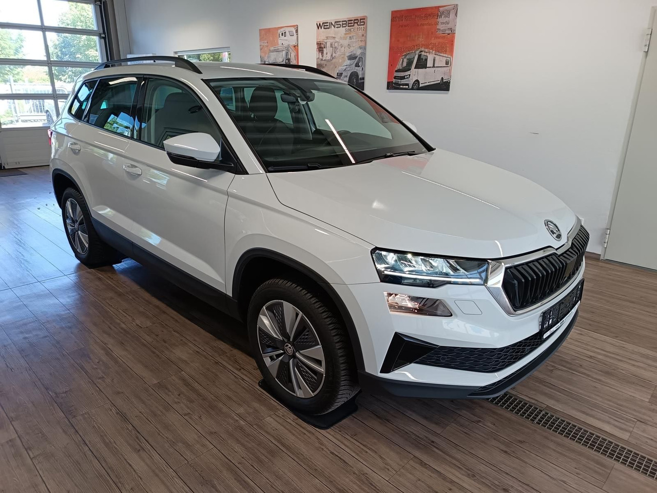 Skoda Karoq Style 1,5TSI DSG*AHK-VORBER*NAVI*LED*R-KAM - SUV: תמונה 3 Skoda Karoq Style 1,5TSI DSG*AHK-VORBER*NAVI*LED*R-KAM - SUV: תמונה 3