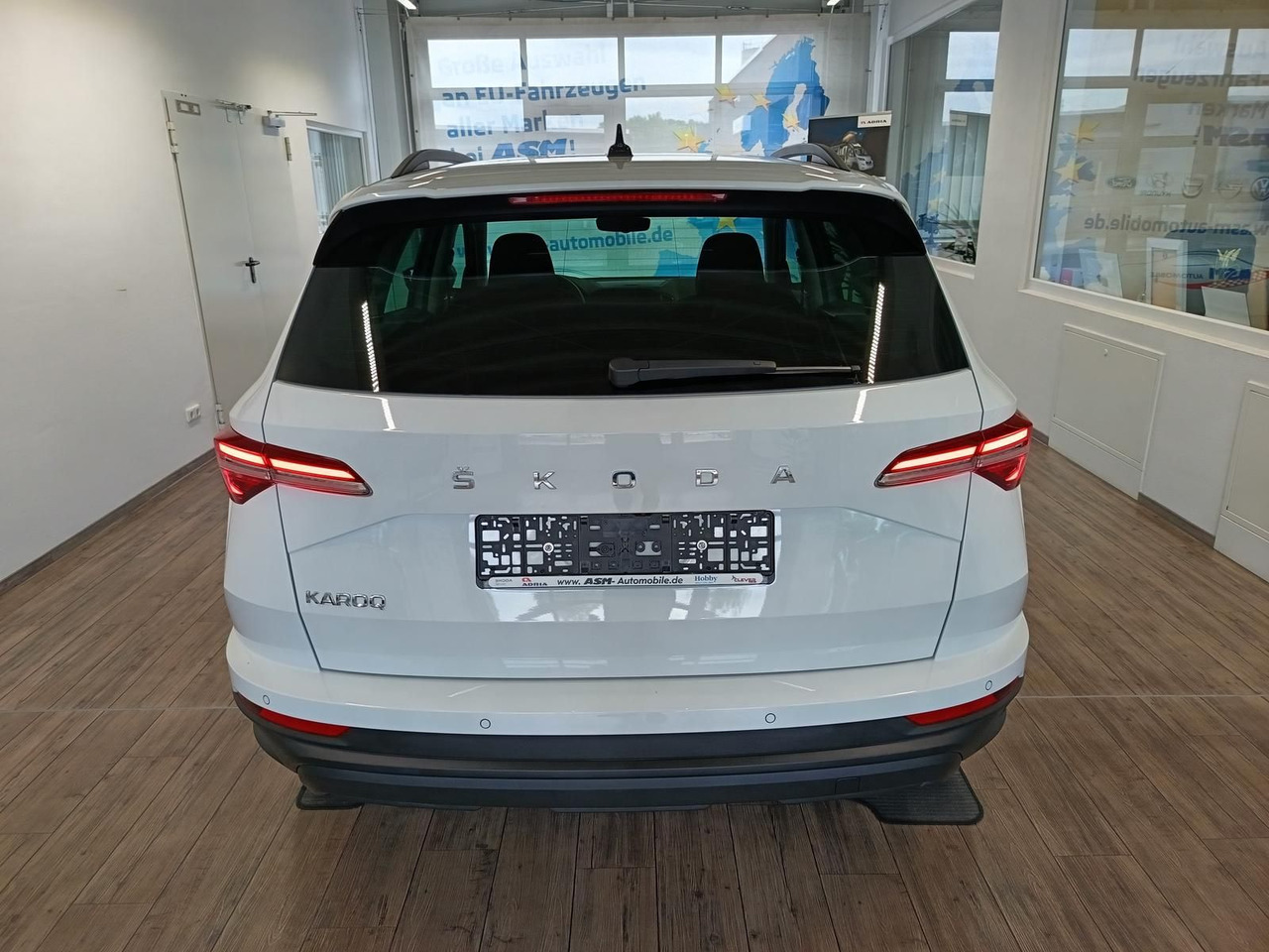 Skoda Karoq Style 1,5TSI DSG*AHK-VORBER*NAVI*LED*R-KAM - SUV: תמונה 5 Skoda Karoq Style 1,5TSI DSG*AHK-VORBER*NAVI*LED*R-KAM - SUV: תמונה 5