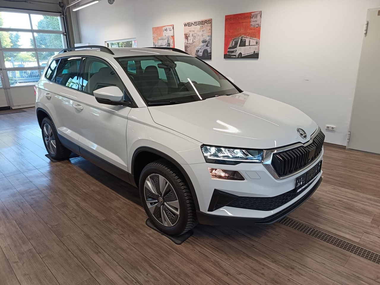 Skoda Karoq Style 1,5TSI DSG*AHK-VORBER*NAVI*LED*R-KAM - SUV: תמונה 3 Skoda Karoq Style 1,5TSI DSG*AHK-VORBER*NAVI*LED*R-KAM - SUV: תמונה 3