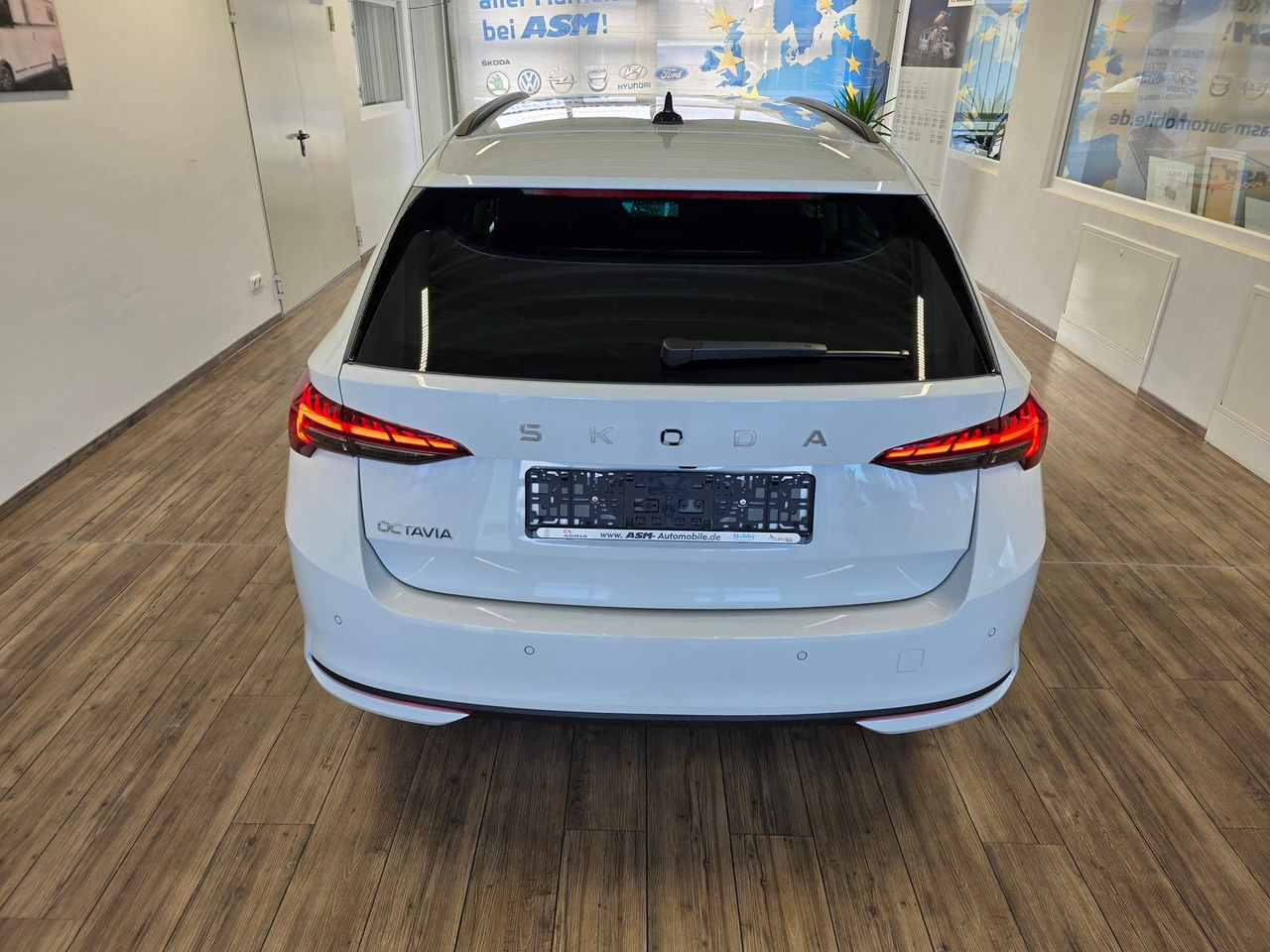 Skoda Octavia Combi Selection DSG*LED*ACC*WINTERPAKET* - מכונית: תמונה 5 Skoda Octavia Combi Selection DSG*LED*ACC*WINTERPAKET* - מכונית: תמונה 5