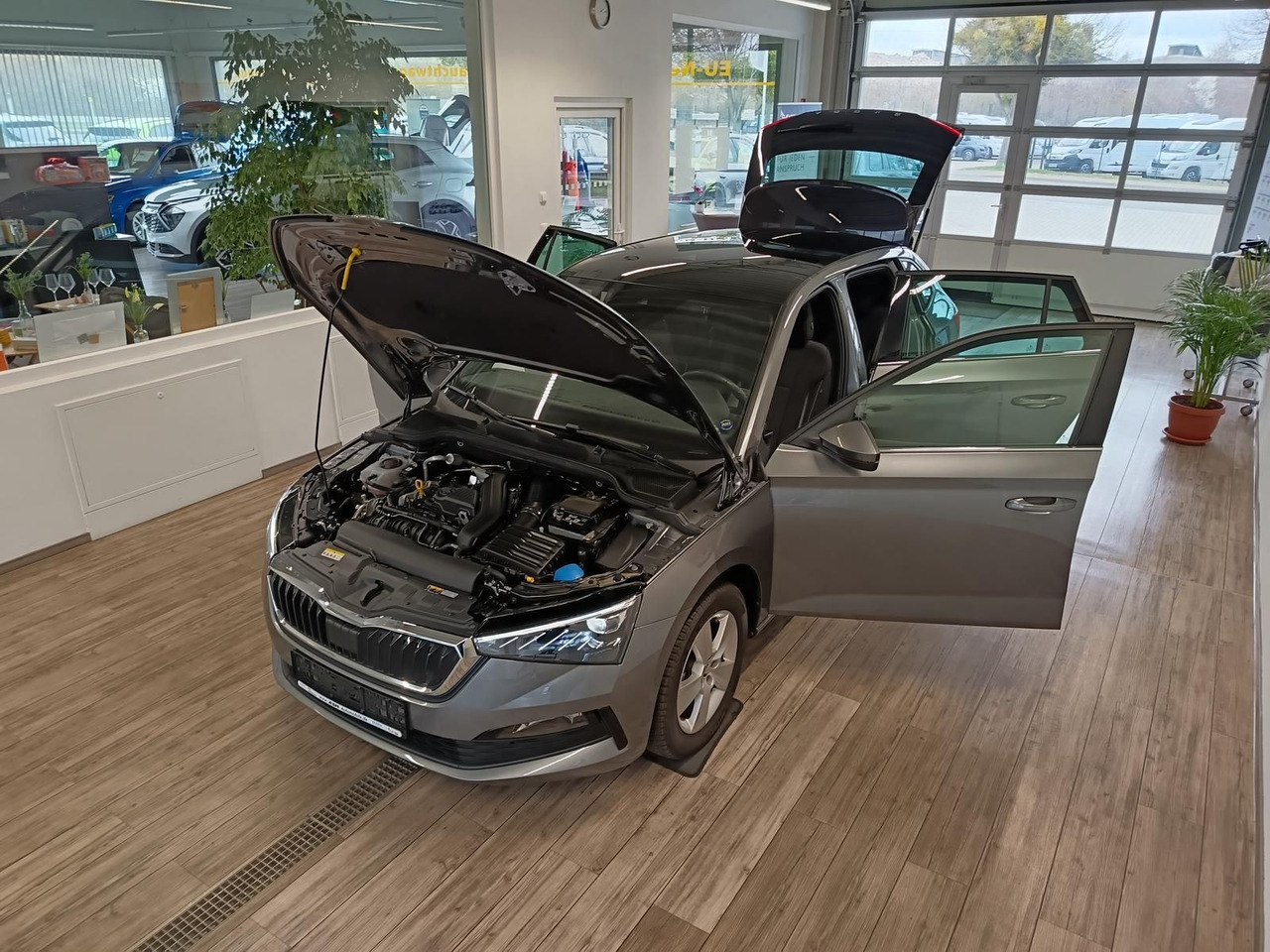 Skoda Scala Style 1,5 TSI DSG*PANO*LED*DAB*ALLWETTER* - סדאן: תמונה 2 Skoda Scala Style 1,5 TSI DSG*PANO*LED*DAB*ALLWETTER* - סדאן: תמונה 2