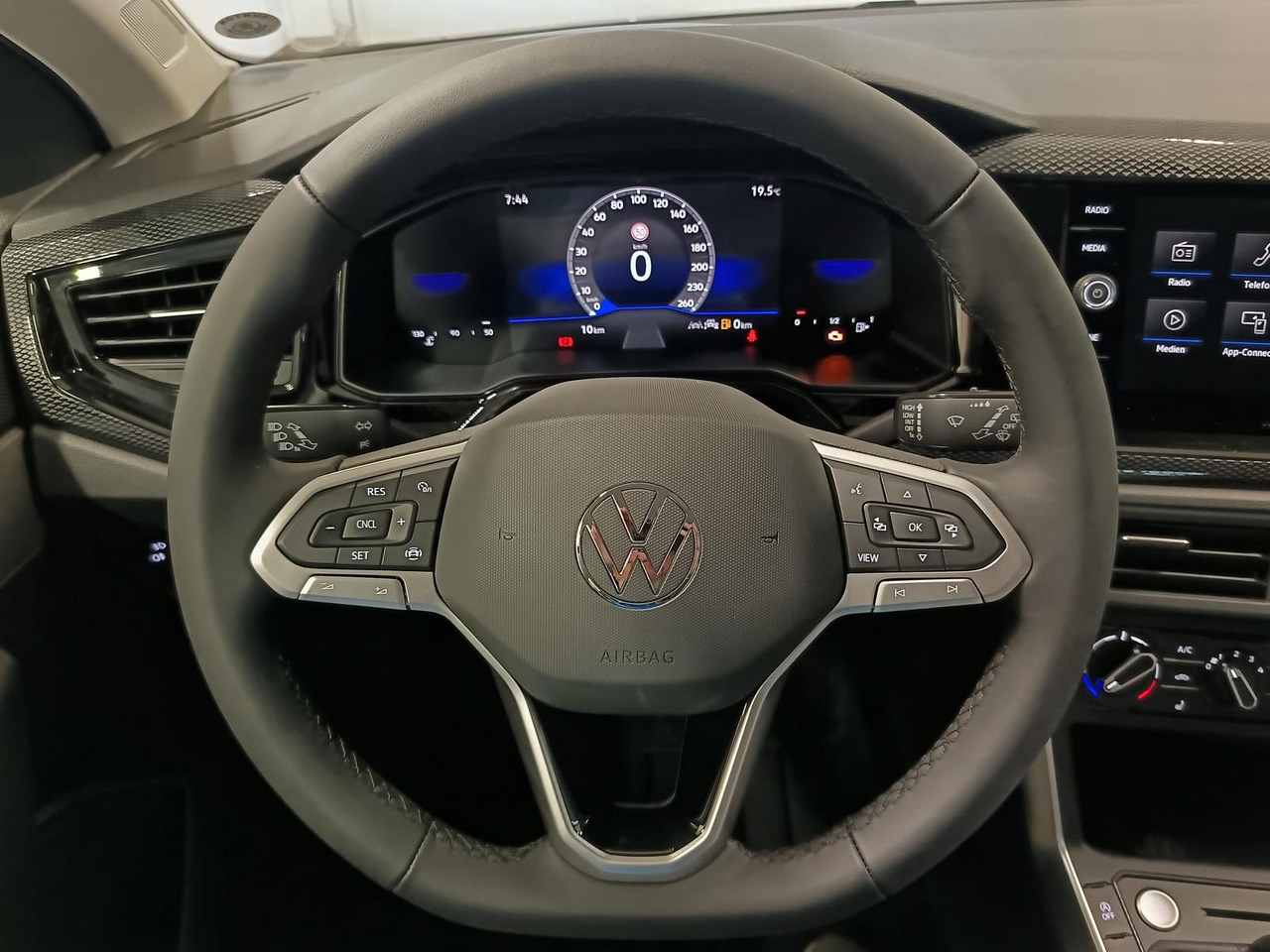 מכונית Volkswagen Polo Life 1.0 TSI 70 kW*LED*R-KAM*TEMP*PDC*SHZ*: תמונה 8