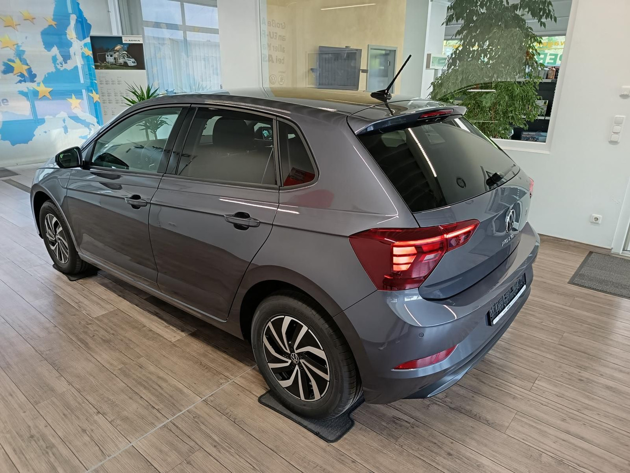 Volkswagen Polo Life 1.0 TSI 70kW DSG*LED*ACC*R-KAM*DAB*PDC - מכונית: תמונה 4 Volkswagen Polo Life 1.0 TSI 70kW DSG*LED*ACC*R-KAM*DAB*PDC - מכונית: תמונה 4