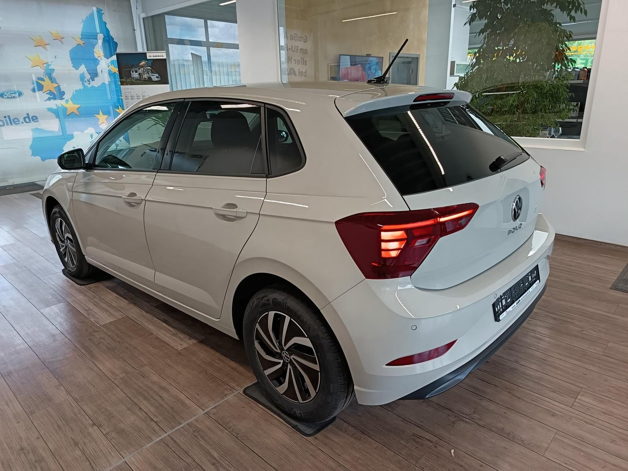Volkswagen Polo Life 1.0 TSI 70kW DSG*LED*ACC*R-KAM*DAB*PDC - מכונית: תמונה 4 Volkswagen Polo Life 1.0 TSI 70kW DSG*LED*ACC*R-KAM*DAB*PDC - מכונית: תמונה 4