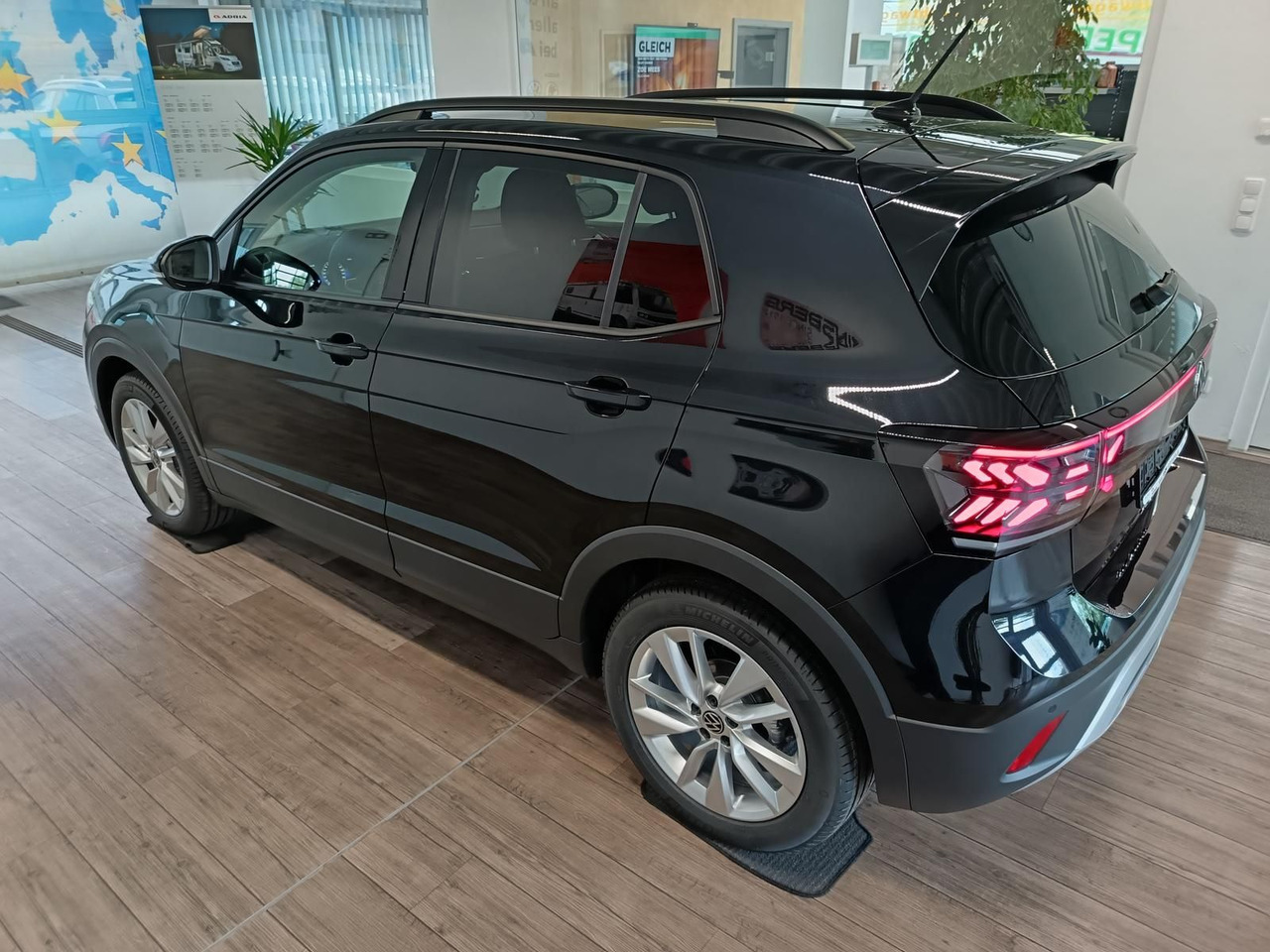 Volkswagen T-Cross Life 1.5 TSI DSG*AHK*MATRIX LED*ACC*SHZ* - SUV: תמונה 4 Volkswagen T-Cross Life 1.5 TSI DSG*AHK*MATRIX LED*ACC*SHZ* - SUV: תמונה 4