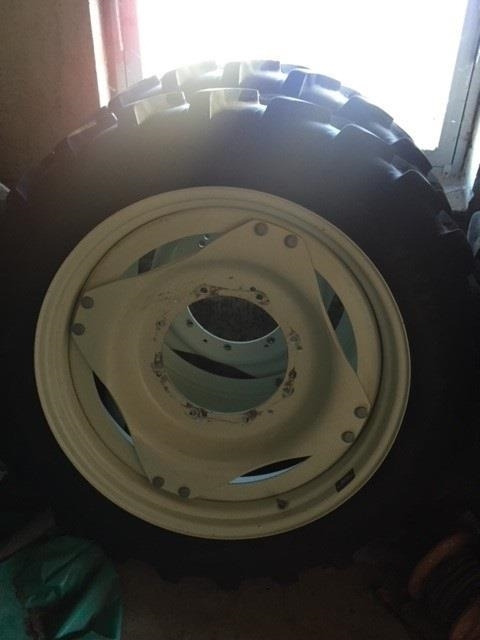 Alliance 270/95R36 Forhjul - New Holland T7 SWB - צמיג עבור מכונה חקלאית: תמונה 1 Alliance 270/95R36 Forhjul - New Holland T7 SWB - צמיג עבור מכונה חקלאית: תמונה 1