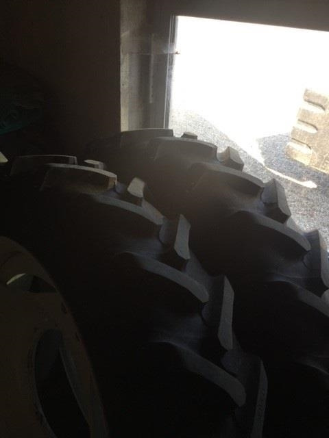 Alliance 270/95R36 Forhjul - New Holland T7 SWB - צמיג עבור מכונה חקלאית: תמונה 3 Alliance 270/95R36 Forhjul - New Holland T7 SWB - צמיג עבור מכונה חקלאית: תמונה 3