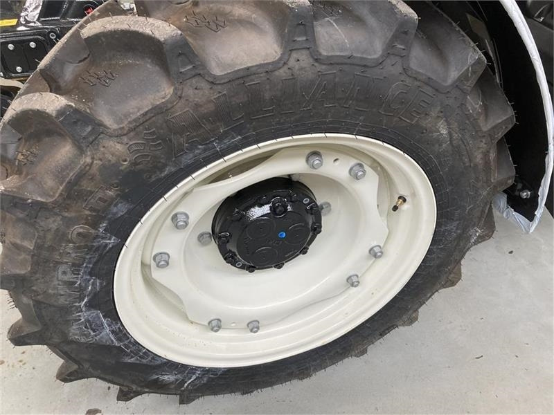 Alliance Farm Pro II 11.2R24 - 280/85R24 - צמיג עבור מכונה חקלאית: תמונה 1 Alliance Farm Pro II 11.2R24 - 280/85R24 - צמיג עבור מכונה חקלאית: תמונה 1