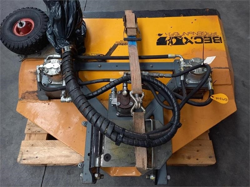 Becx HS 130 HR 45 l/min - מכסחת תבואה: תמונה 4 Becx HS 130 HR 45 l/min - מכסחת תבואה: תמונה 4