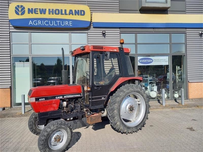 Case IH 695 XL - טרקטור חקלאי: תמונה 1 Case IH 695 XL - טרקטור חקלאי: תמונה 1