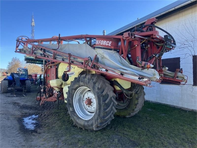 Hardi COMMANDER 4200 TWIN 28 m - מרסס נגרר: תמונה 2 Hardi COMMANDER 4200 TWIN 28 m - מרסס נגרר: תמונה 2