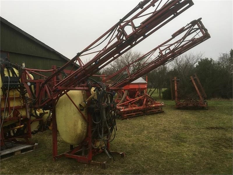 Hardi LHY 1000 / 16/361 Incl. fronttank - מרסס נגרר: תמונה 2 Hardi LHY 1000 / 16/361 Incl. fronttank - מרסס נגרר: תמונה 2