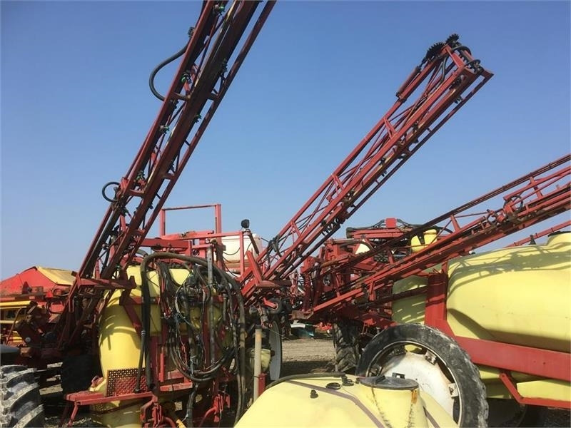 Hardi Mega 1200L 21m LPZ - מרסס נגרר: תמונה 1 Hardi Mega 1200L 21m LPZ - מרסס נגרר: תמונה 1