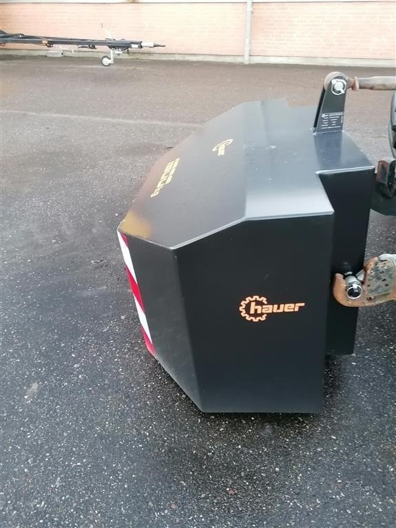 Hauer 1500 kg - משקל נגד: תמונה 1 Hauer 1500 kg - משקל נגד: תמונה 1