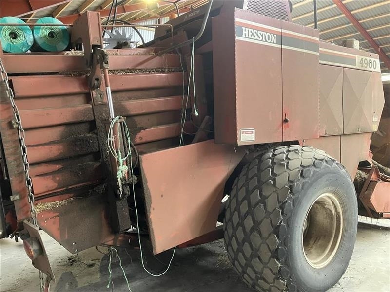 Hesston 4900 - מכונת צרור מרובעת: תמונה 2 Hesston 4900 - מכונת צרור מרובעת: תמונה 2