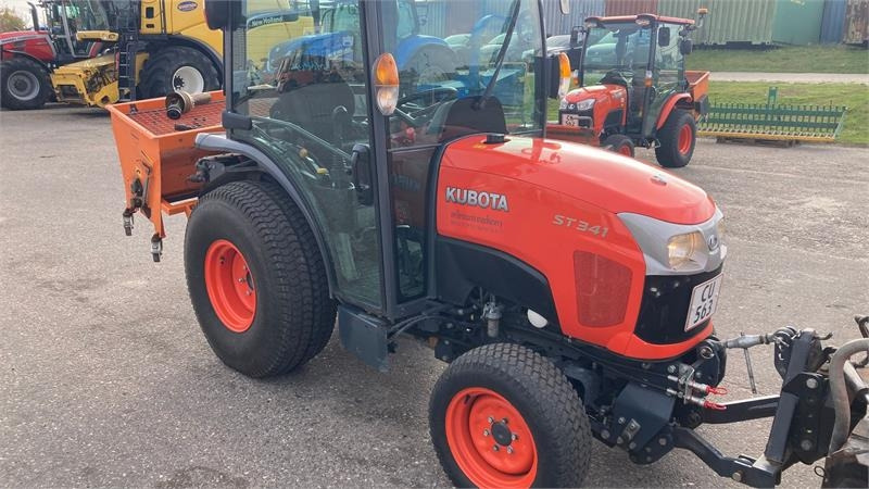 Kubota ST341 inkl. 150 cm kost og udlægger - טרקטור עירוני: תמונה 4 Kubota ST341 inkl. 150 cm kost og udlægger - טרקטור עירוני: תמונה 4