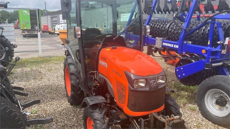 Kubota STW37 Kun 1144 timer STW37 - טרקטור עירוני: תמונה 1 Kubota STW37 Kun 1144 timer STW37 - טרקטור עירוני: תמונה 1