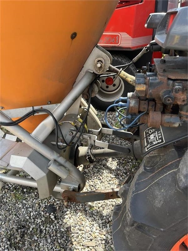 Kubota STW37 Kun 1144 timer STW37 - טרקטור עירוני: תמונה 5 Kubota STW37 Kun 1144 timer STW37 - טרקטור עירוני: תמונה 5