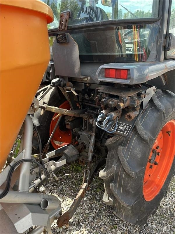 Kubota STW37 Kun 1144 timer STW37 - טרקטור עירוני: תמונה 4 Kubota STW37 Kun 1144 timer STW37 - טרקטור עירוני: תמונה 4