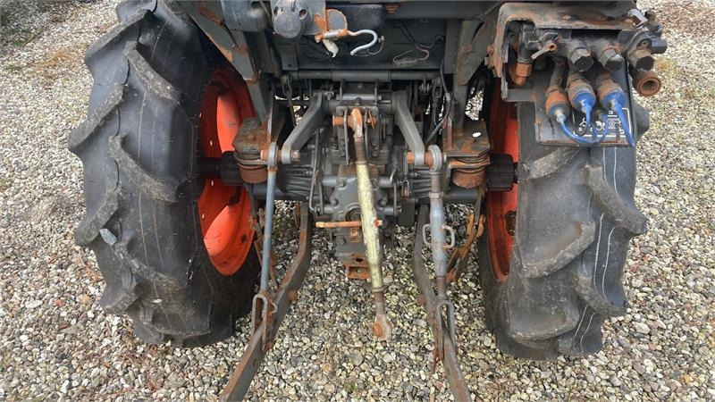 Kubota STW37 Kun 1145 timer - טרקטור עירוני: תמונה 4 Kubota STW37 Kun 1145 timer - טרקטור עירוני: תמונה 4