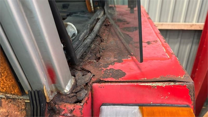 Massey Ferguson 699 - טרקטור חקלאי: תמונה 2 Massey Ferguson 699 - טרקטור חקלאי: תמונה 2