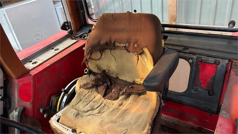 Massey Ferguson 699 - טרקטור חקלאי: תמונה 4 Massey Ferguson 699 - טרקטור חקלאי: תמונה 4