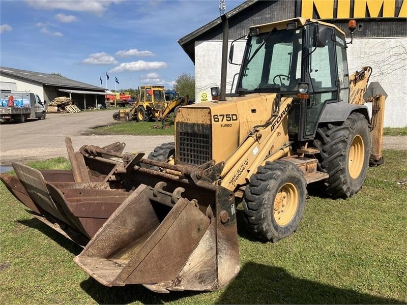 New Holland 675D - מחפרון: תמונה 1 New Holland 675D - מחפרון: תמונה 1