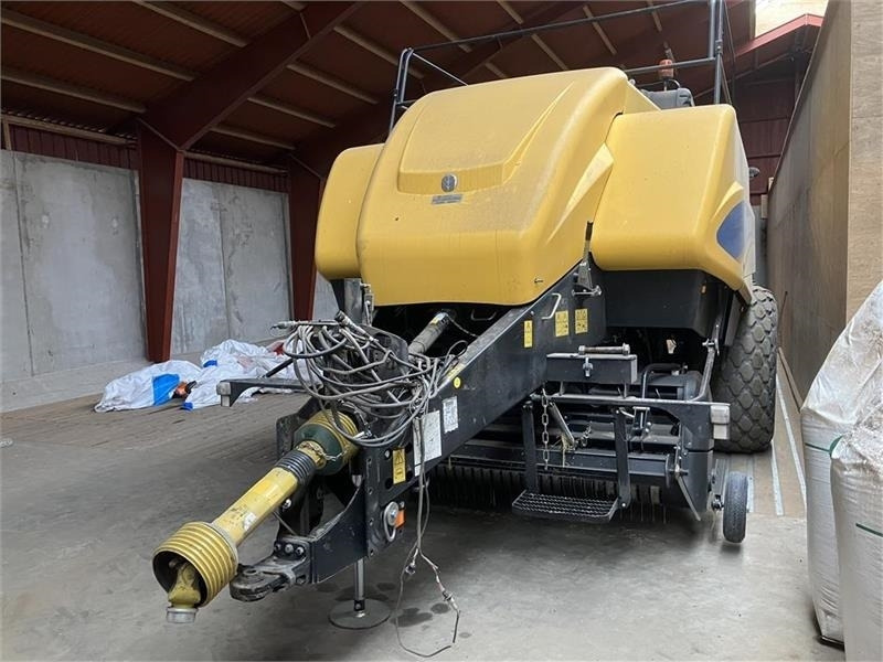 New Holland BB9090 PLUS med Parkland 325 vogn - מכונת צרור מרובעת: תמונה 1 New Holland BB9090 PLUS med Parkland 325 vogn - מכונת צרור מרובעת: תמונה 1