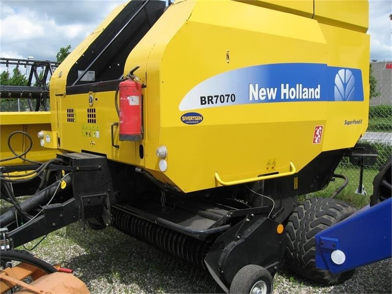New Holland BR7070 med SUPER FEED - מכונת צרור עגולה: תמונה 1 New Holland BR7070 med SUPER FEED - מכונת צרור עגולה: תמונה 1