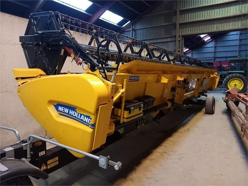 מקצרת קומבינה New Holland CR9.80: תמונה 13