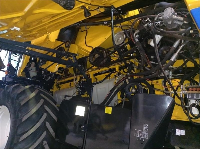 מקצרת קומבינה New Holland CR9.80: תמונה 6
