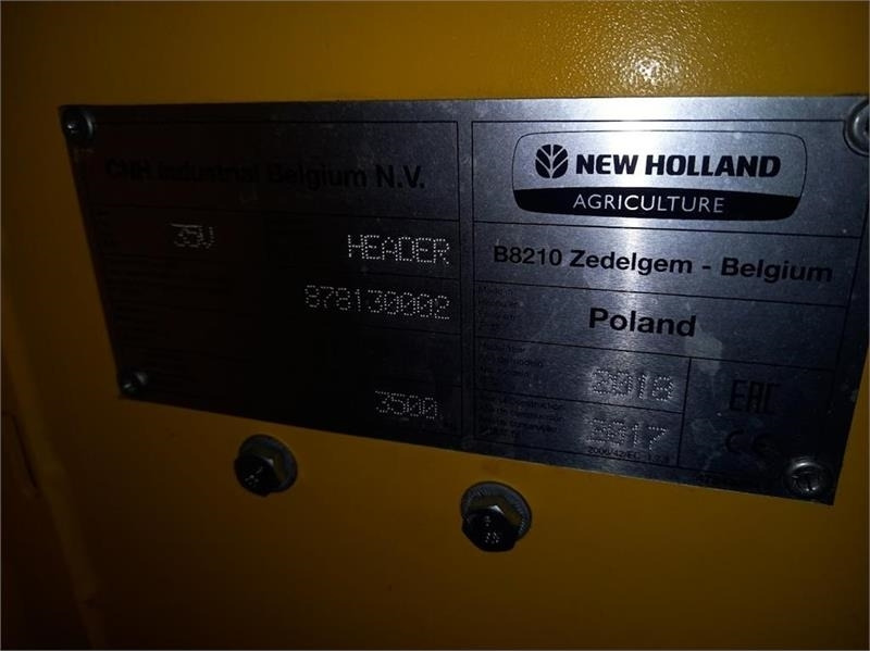 מקצרת קומבינה New Holland CR9.80: תמונה 14