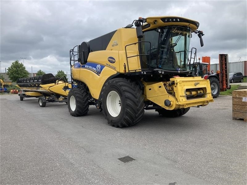 New Holland CR9.90 Med 35 fods Varifeed mm - מקצרת קומבינה: תמונה 2 New Holland CR9.90 Med 35 fods Varifeed mm - מקצרת קומבינה: תמונה 2