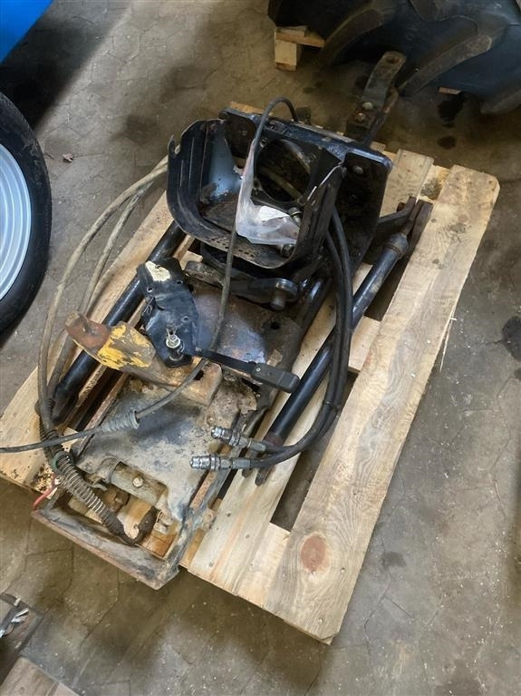 New Holland T7030 Hitchtræk - מצמד מהיר: תמונה 1 New Holland T7030 Hitchtræk - מצמד מהיר: תמונה 1