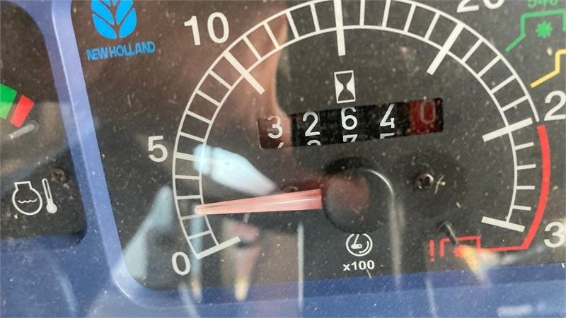 New Holland TD90D - טרקטור חקלאי: תמונה 4 New Holland TD90D - טרקטור חקלאי: תמונה 4