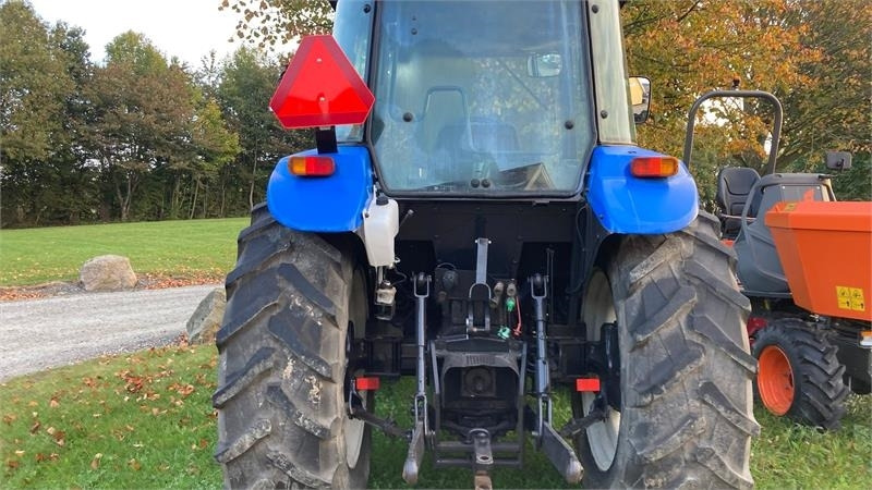 New Holland TD90D - טרקטור חקלאי: תמונה 3 New Holland TD90D - טרקטור חקלאי: תמונה 3