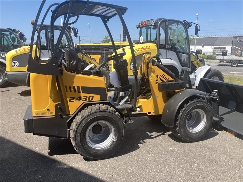 Schäffer 2430 NORDIC HD - מעמיס קומפקטי: תמונה 2 Schäffer 2430 NORDIC HD - מעמיס קומפקטי: תמונה 2