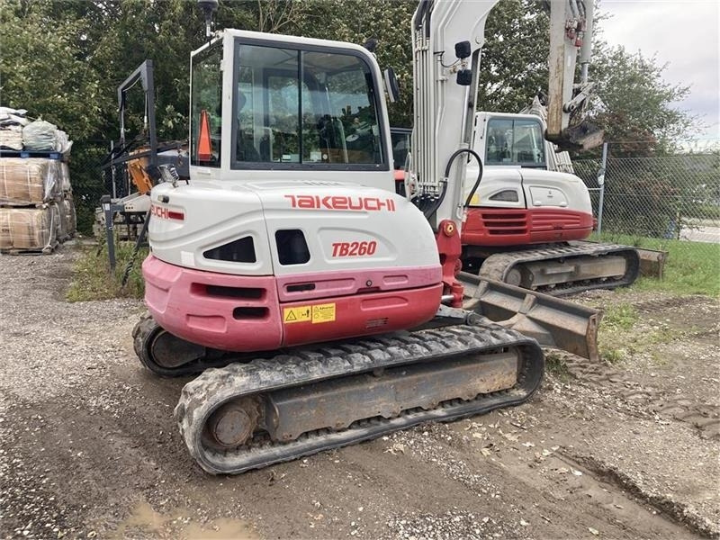 Takeuchi TB260 - מיני מחפר: תמונה 3 Takeuchi TB260 - מיני מחפר: תמונה 3