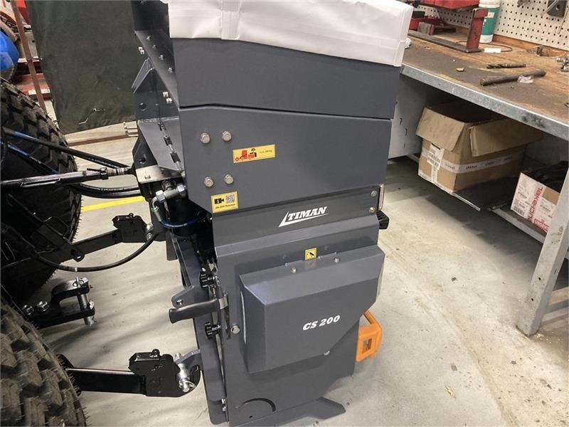 Timan CS-200 Combispreder 300 liter til traktor  - מפזר חול/ מלח עבור כלי רכב עירוני/ מיוחד: תמונה 2 Timan CS-200 Combispreder 300 liter til traktor  - מפזר חול/ מלח עבור כלי רכב עירוני/ מיוחד: תמונה 2