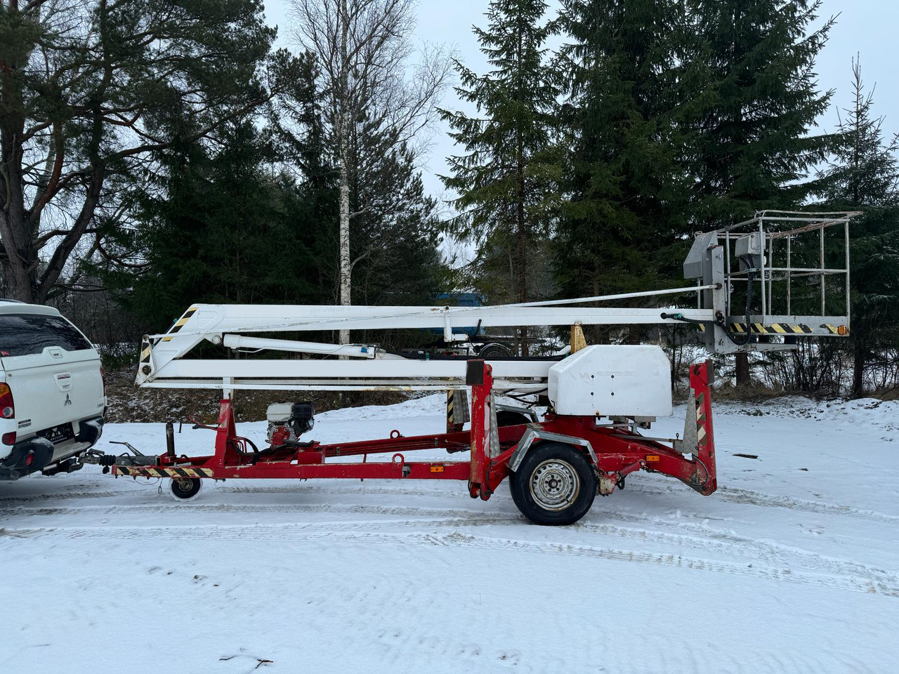 AITO LIFT 10-2 KORVTÕSTUK - מנוף הרמה נגרר: תמונה 2 AITO LIFT 10-2 KORVTÕSTUK - מנוף הרמה נגרר: תמונה 2