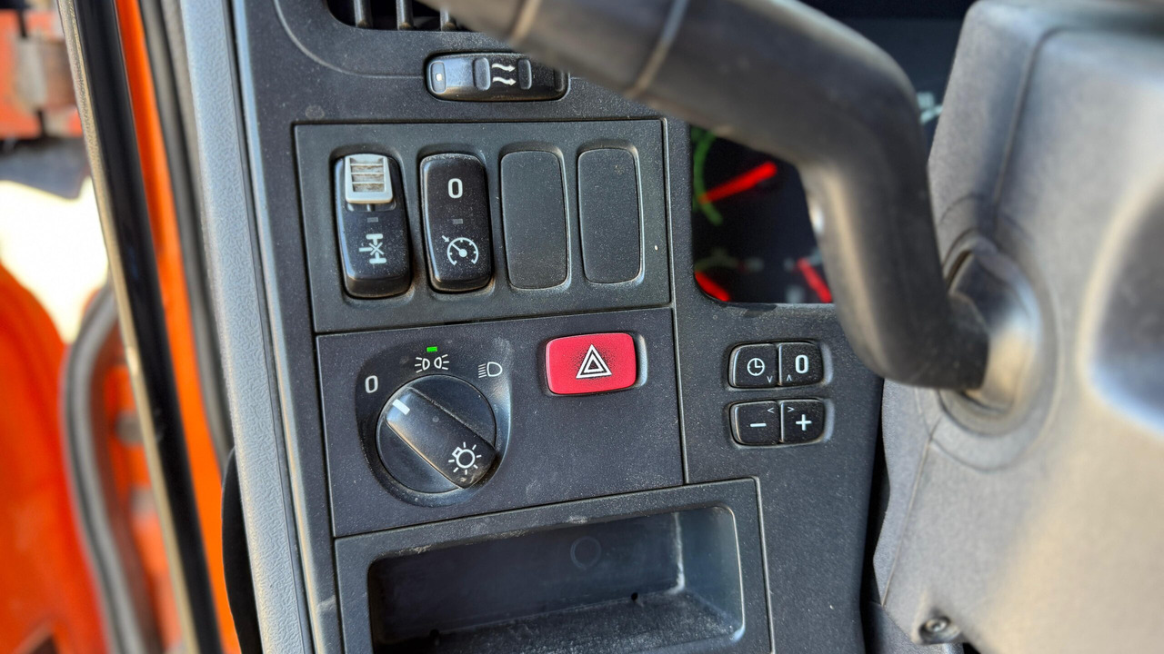 יחידת טרקטור SCANIA P114: תמונה 9