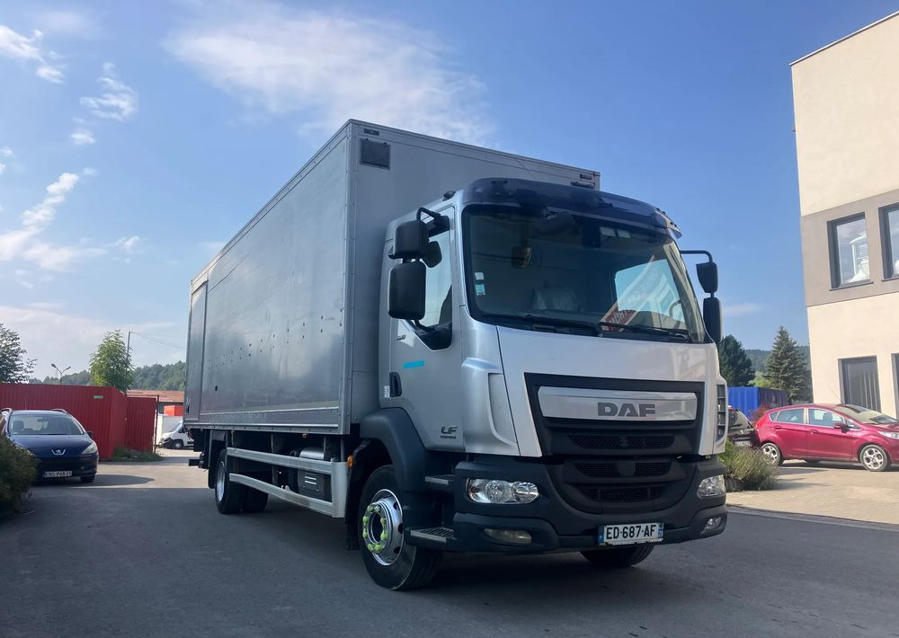 DAF DAF LF 180 kurierka kontener 18 palet - משאית תיבה: תמונה 1 DAF DAF LF 180 kurierka kontener 18 palet - משאית תיבה: תמונה 1