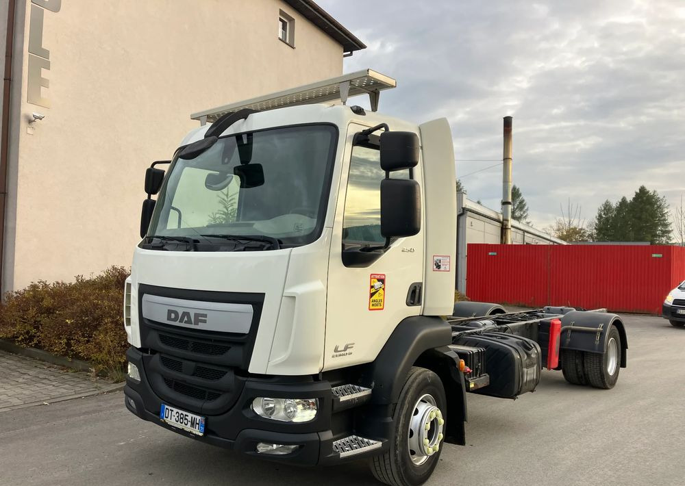 DAF Daf FL 16.250 euro 6 ramo do zabudowy - משאית עם שלדת תא: תמונה 1 DAF Daf FL 16.250 euro 6 ramo do zabudowy - משאית עם שלדת תא: תמונה 1