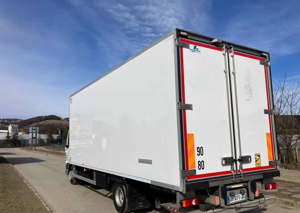 DAF Daf LF 12.210 chłodnia multi temperatura 16 palet - משאית קירור: תמונה 4 DAF Daf LF 12.210 chłodnia multi temperatura 16 palet - משאית קירור: תמונה 4