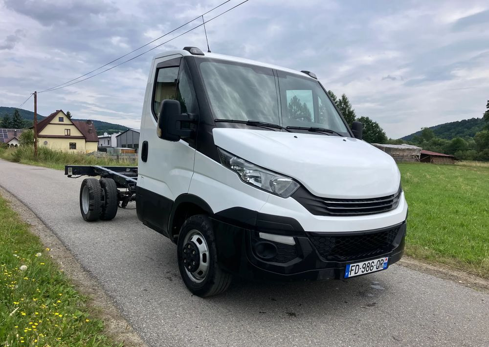 Iveco DAILY 35C14 ramo do zabudowy kiper wywrotka - משאית עם שלדת תא: תמונה 2 Iveco DAILY 35C14 ramo do zabudowy kiper wywrotka - משאית עם שלדת תא: תמונה 2