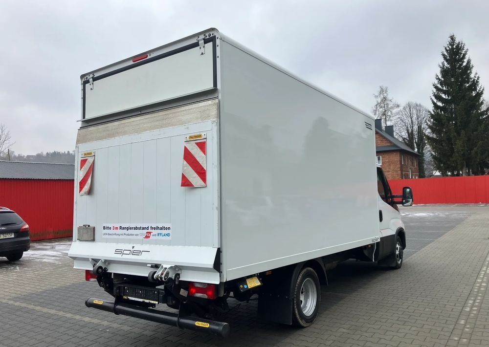 Iveco DAILY 35C16 kontener kurierka winda STAN PERFEKCYJNY - כלי רכב מסחרי עם תיבה: תמונה 3 Iveco DAILY 35C16 kontener kurierka winda STAN PERFEKCYJNY - כלי רכב מסחרי עם תיבה: תמונה 3